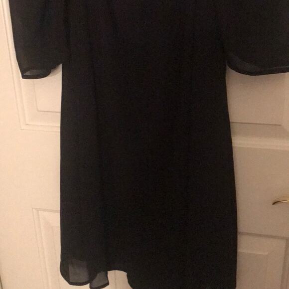 Little black dress cold shoulder size small - Picture 4 of 7